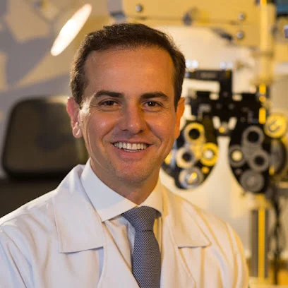 Dr. Marcelo Vilar - Oftalmologista